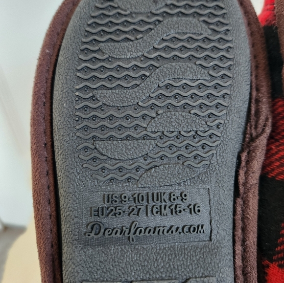 Dearfoam Kids Red & Black Plaid Slippers, Size 9-10 - Picture 7 of 8